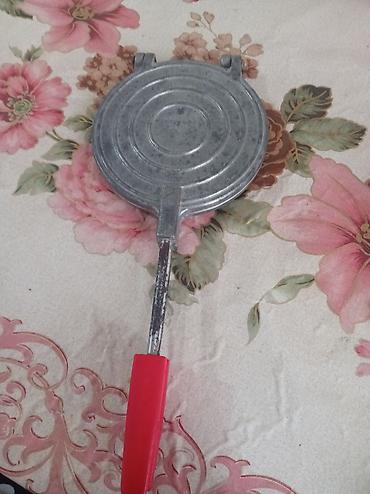 nerj qab: Qədimi vafli aparatı – ağır, tökmə metal korpuslu, qaz və ya soba — 3