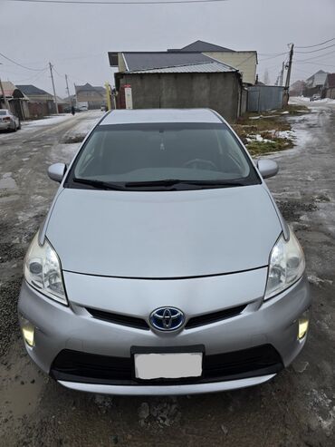 Toyota: Toyota Prius: 2014 г., 1.8 л, Вариатор, Гибрид, Седан