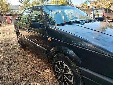 Volkswagen Passat: 1988 г., 1.8 л, Механика, Бензин, Седан