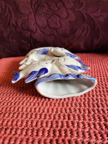Figurice i makete: Figura vintaz nova porcelanska. Na figuri par tackica boja i — 7