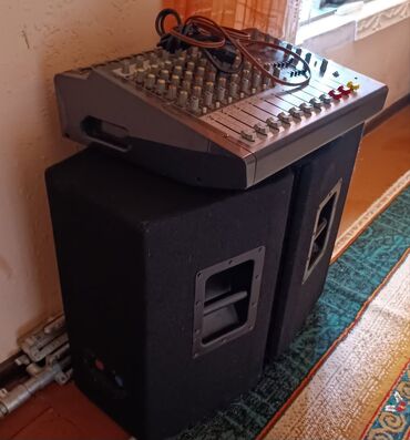 Maqnitofonlar: Bu audio mikser və səsucaldanlar dəsti müxtəlif səs tənzimləmə
