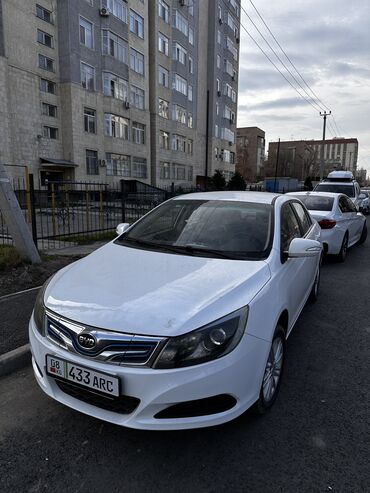 byd e5 2019 характеристики: BYD : 2019 г., 2 л, Автомат, Электромобиль, Седан