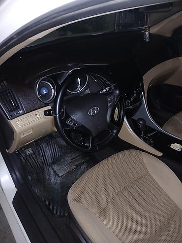 Hyundai: Hyundai Sonata: 2.4 l | 2010 il Sedan — 15