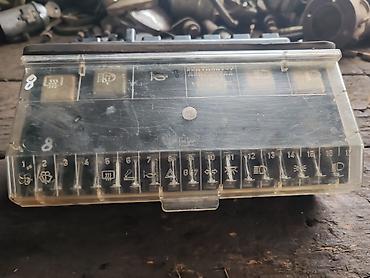 Auto delovi: Tabla s osiguračima Lada 2104 Karavan br.8. Polovno, očuvano, skinuto — 2