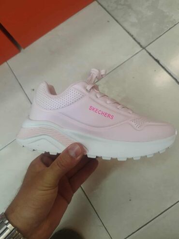 Patike: 31-36 ✅
2900 rsd +ptt 📌 — 4