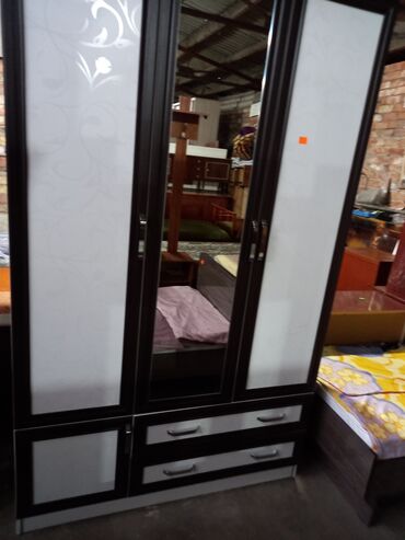 alize puffy купить в бишкек в Кыргызстан | MERCEDES-BENZ: Куплю бу мебель. Столы стули железные,деревянные. Ст.маш,холодильники