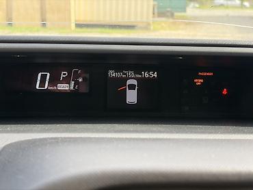 Toyota: Toyota Prius C: 2016 г., 1.5 л, Автомат, Гибрид, Хэтчбэк — 7