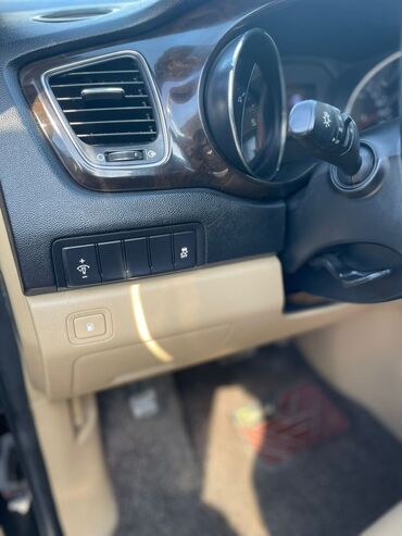 Kia: Kia Carnival: 2018 г., 2.2 л, Автомат, Дизель, Минивэн — 5