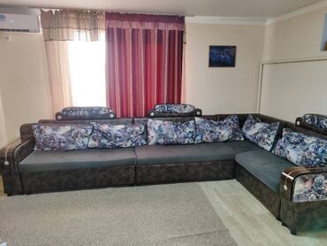 продам бу мебель бишкек: Бурчтук диван, түсү - Боз, Колдонулган