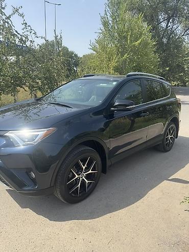 автомабил пикап: Toyota RAV4: 2017 г., 2.5 л, Бензин, Кроссовер — 3