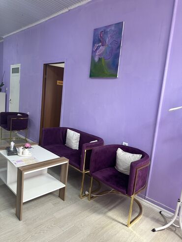 Digər kommersiya daşınmaz əmlakı: 1saatlıq otaq 10 azn. Günlük 40 azn. Aylıq 350 azn Psixoloqlar üçün — 13