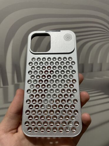 iphone чехол защита: Металический чехол с парфюмом на ваш iPhone 12/ 12 Pro😍
100% защита🙌🏻