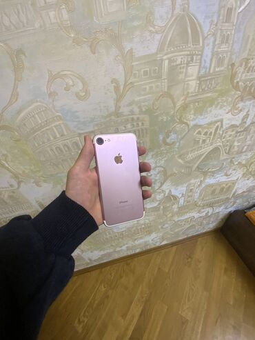 Poco: IPhone 7, 32 GB, Rose Gold, Barmaq izi