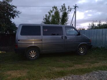 машина алып беребиз: Volkswagen Caravelle: 1995 г., 2.4 л, Механика, Дизель, Вэн/Минивэн