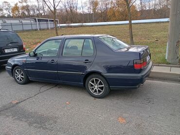 Volkswagen: Volkswagen Vento: 1996 г., 1.6 л, Механика, Бензин, Седан