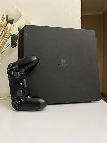 ps4 2 tb: - Model: PS4 Slim (qaranlıq qara rəng), səssiz və enerjiyə qənaətcil — 2
