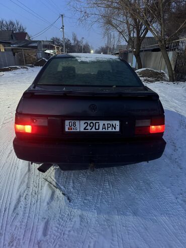 Volkswagen: Volkswagen Passat: 1991 г., 1.8 л, Механика, Бензин, Седан