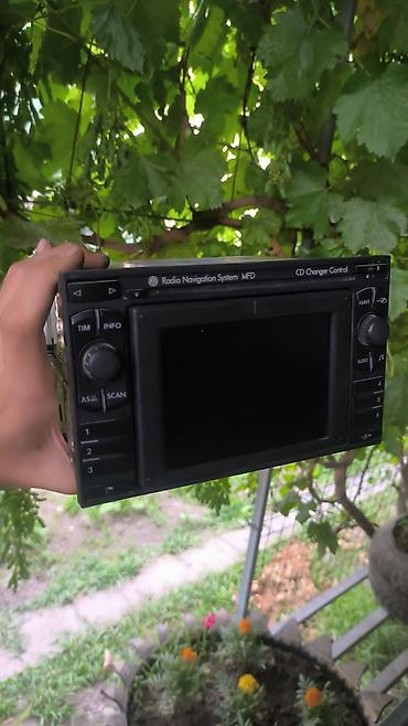 голльф 2: Б/у, 2-DIN, 2 ", Без системы, Без оперативной памяти ГБ ОЗУ, Без встроенной памяти Гб ПЗУ — 1