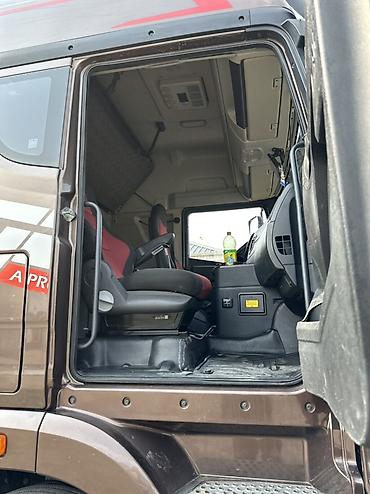 Тягачи: Тягач, Howo, Тентованный — 13