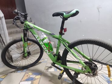 alton велосипед производитель: Продаю алюминиевый велосипед ALTON, зелёного цвета,26 размер колес