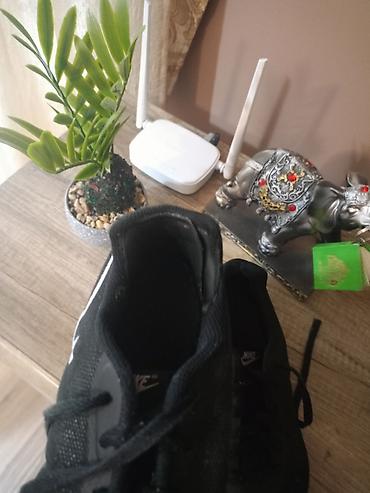 jeftine polo majice: Dečije patike Nike – broj 38. Crne, lagane i prozračne, sa mrežastim — 3