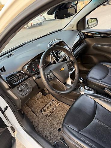 спарки: Chevrolet Spark: 2017 г., 1 л, Бензин, Хэтчбэк — 7