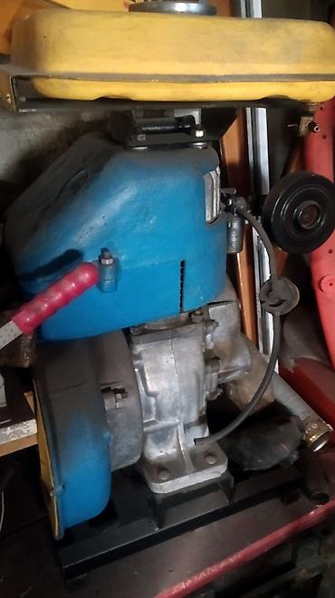 Электродвигатели: Бензиновый одноцилиндровый стационарный мотор СССР с ременным шкивом — 10