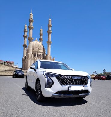 ikinci el masin: Ağ rəngdə olan yeni Haval H6 krossoveri. Bu avtomobil müasir dizaynı