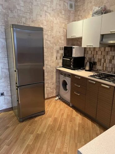 Günlük kirayə mənzillər: 3 otaqlı, Xətai r. r-nu — 5