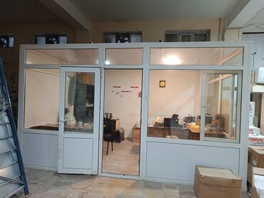 ağdaş mebel: Uzunu 4 m Hundurluyu 2.5 Eni 3 m Birterefi divardi 3 tereflidi usdu