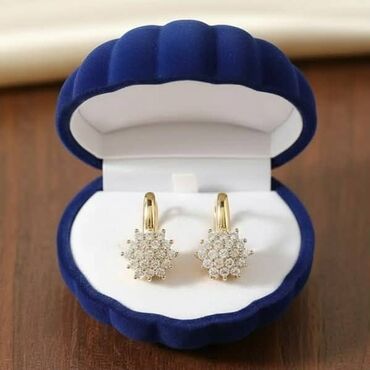 Minđuše: Set minđuša – elegantni modeli sa cirkonima Par 1000 din,dva para 1400 — 15