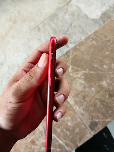 iphone 12 pro dubay: IPhone SE 2020, Qırmızı, Simsiz şarj — 4