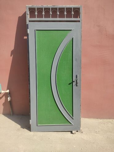 islemis qapi: Железо Входная дверь