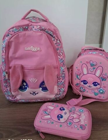 təkərli məktəb çantası: Smiggle cantasi dest wekilfe satilir 30 azn