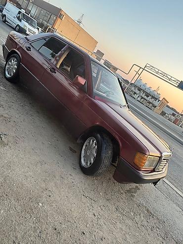 mercedes 170 b: Mercedes-Benz 190 (W201) sedan - Kuzov: 4 qapılı sedan, tünd bordo — 6