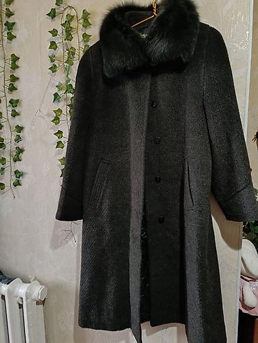 алпак палто: ПО СУПЕР ЦЕНЕ 2000 сом Женское пальто из ламы, размер XL, с воротником — 4