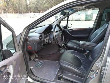 Mercedes-Benz: Mercedes-Benz A-Class A160, boz rəng, hetçbek kuzov. Xüsusiyyətlər: - — 9