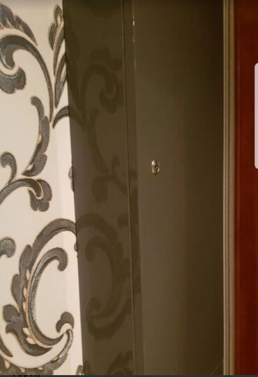 susta: Açılan, 1 qapı Düz dolab