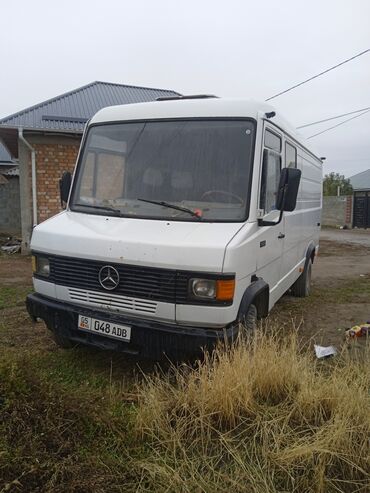 продаю в связи переездом: Mercedes-Benz : 1993 г., 4 л, Механика, Дизель, Van