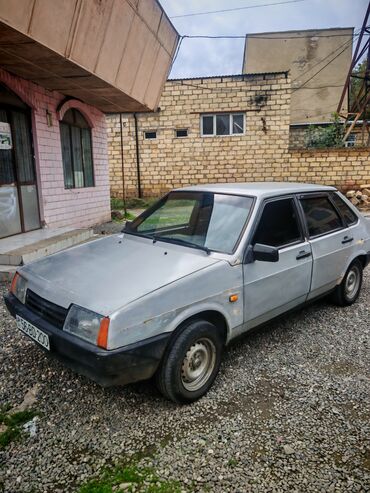 купить мопед бу: VAZ (LADA) 21099: 1.5 l | 2002 il Sedan