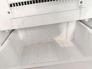 холодильники мини: Холодильник Indesit, Б/у, Двухкамерный, No frost — 10