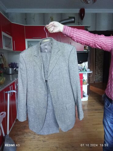 uşaq kostyumu skelet: Türk malı yun kastyum .48 razmer.az geyinilib