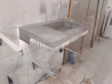 Çanaqlar, tülpanlar: Mərmər görünümlü monolit lavabolu banyo tezgahı - Material — 6