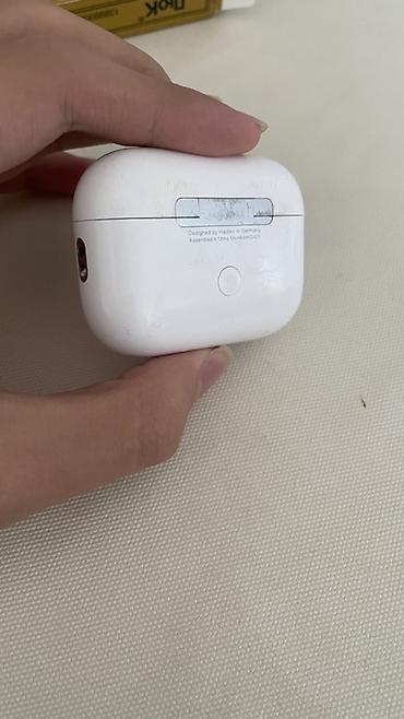 Клипса түрүндөгү кулакчындар: Нашёл их, чьи? 
Пропажи, AirPods max — 1