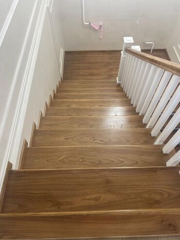 Деревянные лестницы: Стильная деревянная лестница, выполненная в классическом стиле — 14