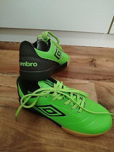 Patike: Umbro futsal patike – fluorescentno zelene - Brend: Umbro - Model — 3