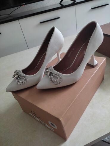 продам туфли женские: Туфли 36, цвет - Белый
