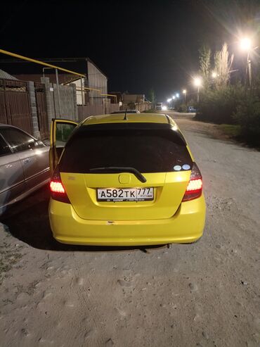 куплю субару импреза: Honda Fit: 2004 г., 1.3 л, Вариатор, Бензин, Седан