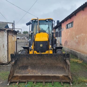 срочно продаю машину бишкек: JCB