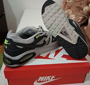 Patike: Nike Air Max – muške patike Model: CT Veličina: US 10 / UK 9 / EU — 3